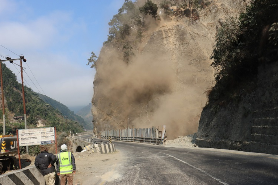 नारायणगढ-मुग्लिन सडक खण्ड : दिउँसो बन्द नहुने