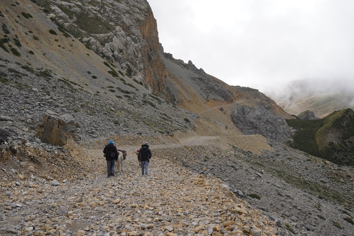दामोदरकुण्ड र याकखर्क जोड्ने सडक स्तरोन्नतिको तयारी 