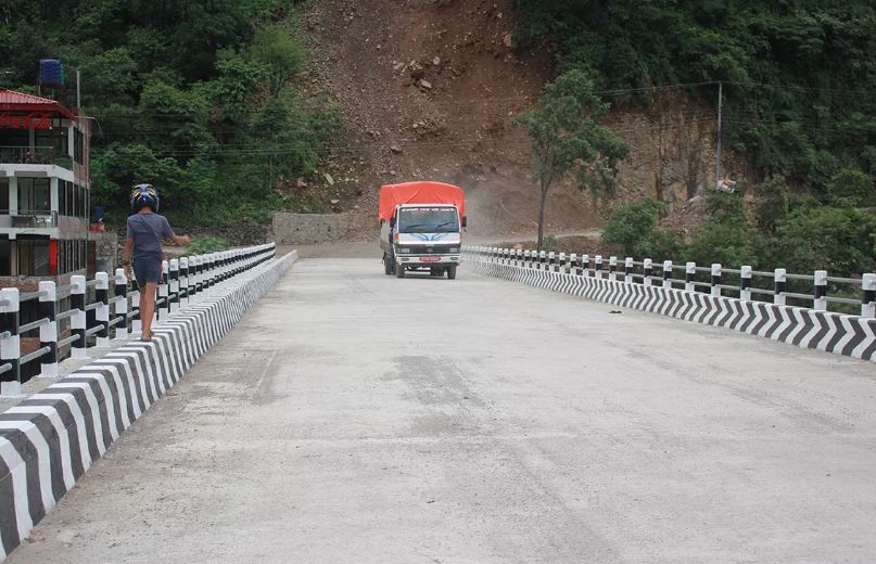 नारायणगढ–मुग्लिन सडकमा सञ्चालनमा आए १९ नयाँ पुल