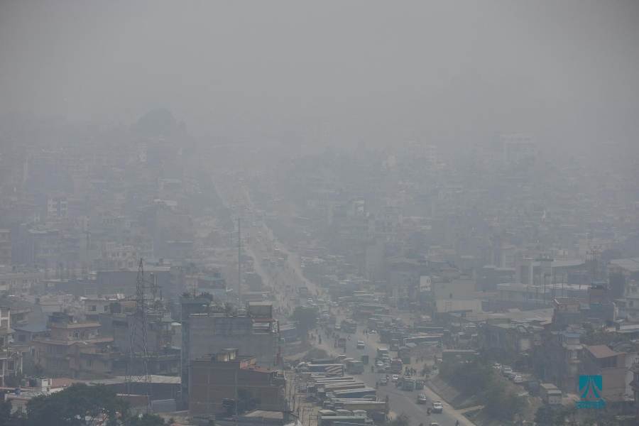 विज्ञको सुझाव: वायु प्रदूषणबाट बच्न मास्कको प्रयोग गरौँ, धुवाँ निकाल्ने सवारी नचलौँ