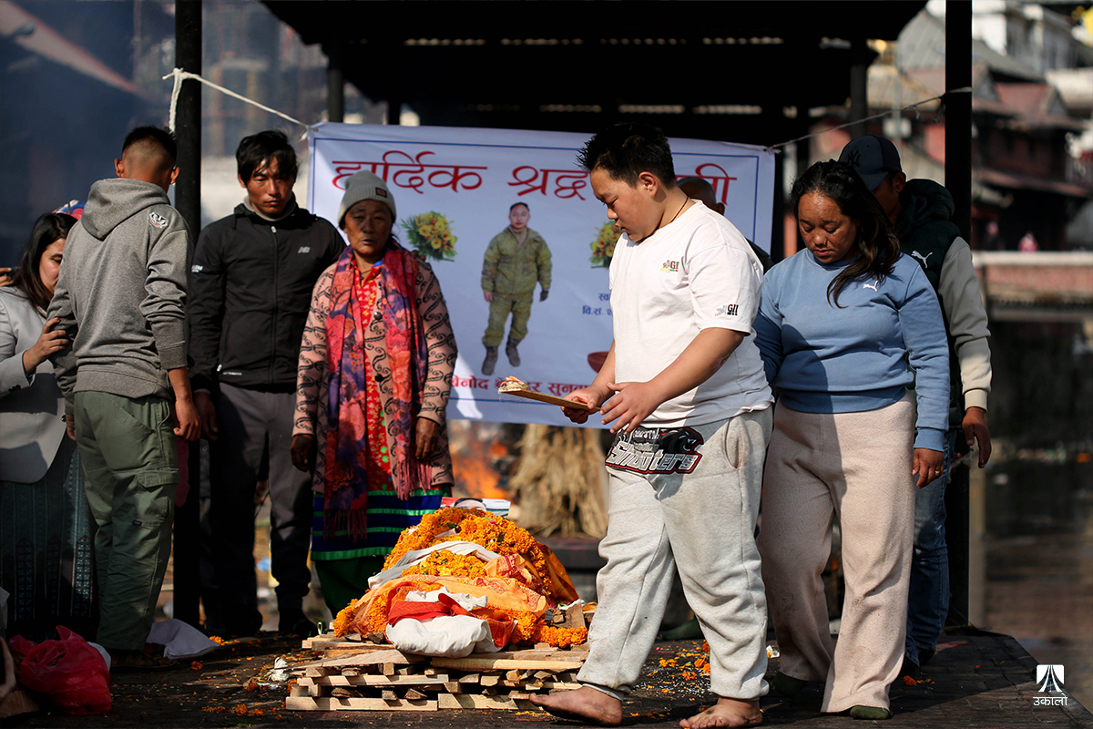 रुस–युक्रेन युद्धमा अस्ताए विनोद, आर्यघाटमा कुशको शव बनाएर अन्त्येष्टि