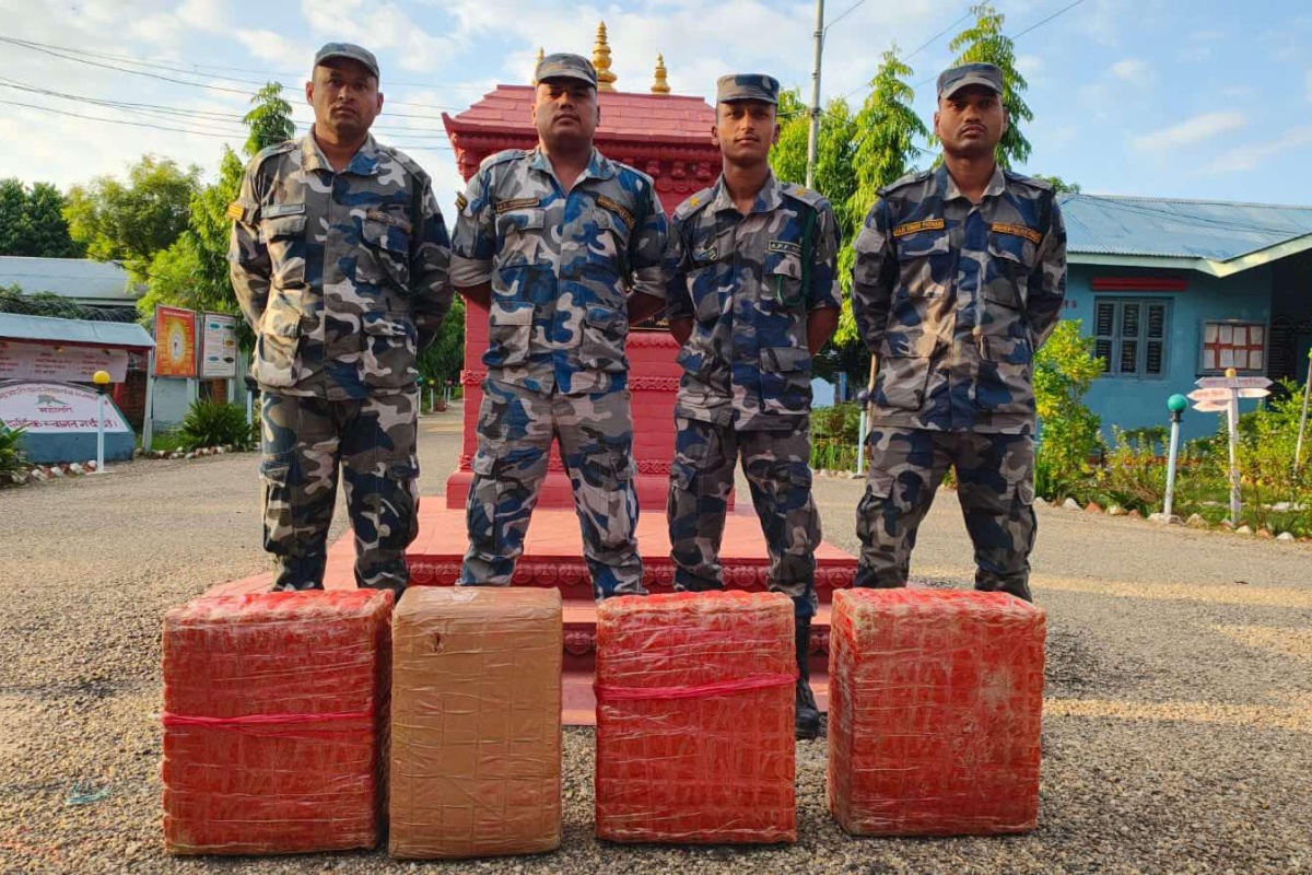 महोत्तरीबाट भारततर्फ लैजाँदै गरेको ६० किलो गाँजा बरामद