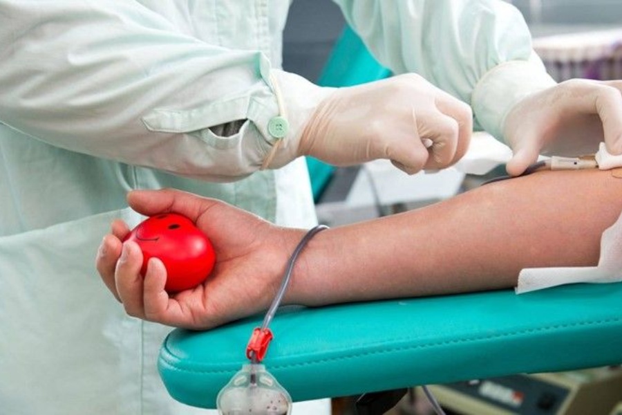 दमकमा दीर्घरोगी र सुत्केरीलाई निःशुल्क रगत