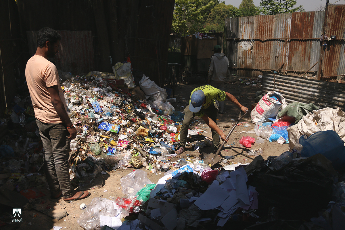 प्लास्टिकको रिसाइकल न व्यवस्थापन: स्रोतको रूपमा उपयोग नहुँदा ‘फोहोर’