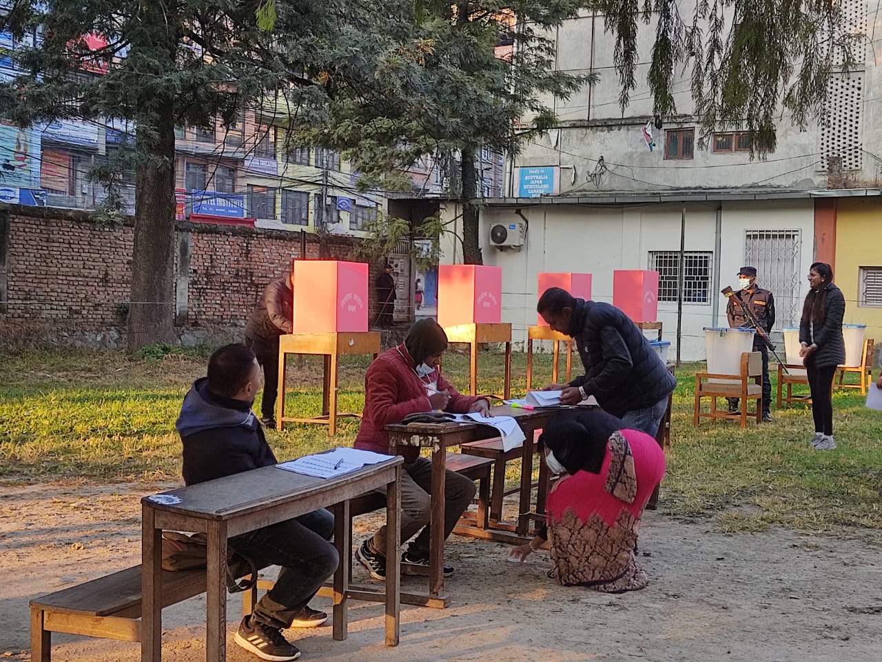 मतदाताको उपस्थिति कम, ७० प्रतिशत मात्रै मत खस्ने पर्यवेक्षकको अनुमान