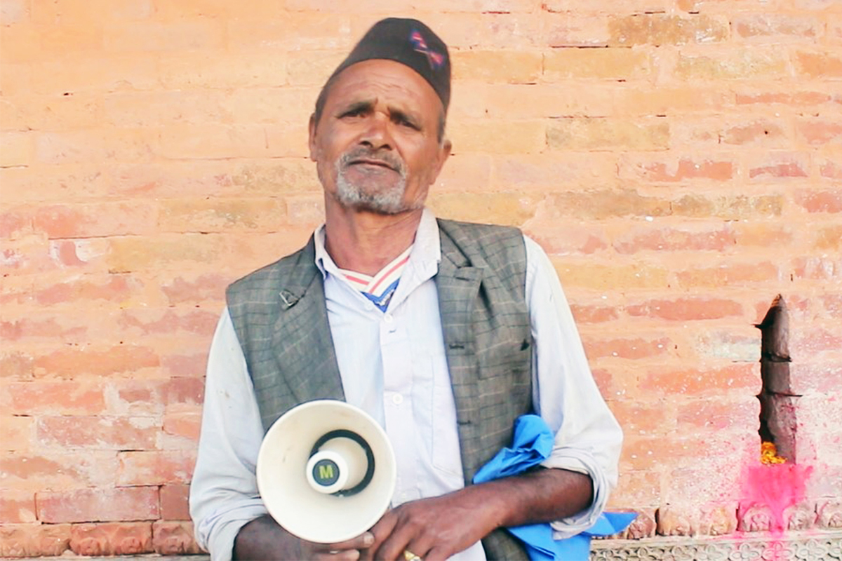 ३ पुस्तादेखिको कटुवाल पेसा धान्दै मनबहादुर