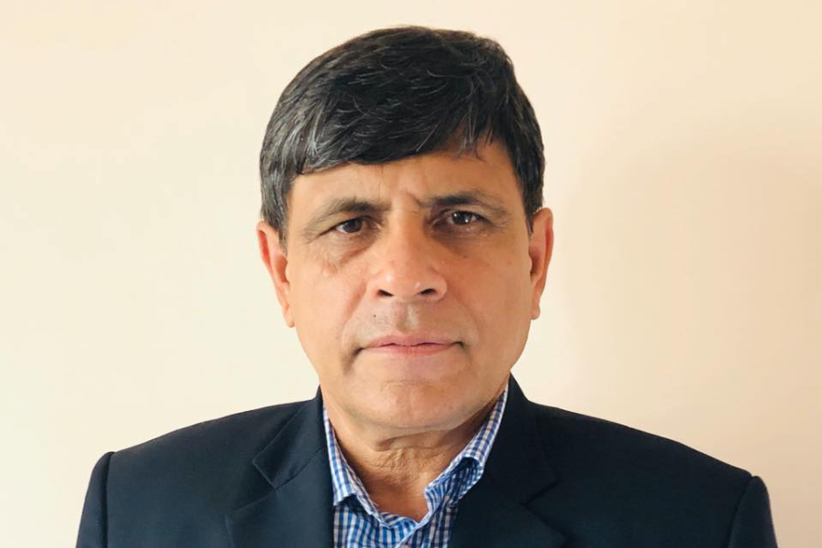 घनश्याम भुसाल चढेको गाडी बानेश्वरमा दुर्घटना