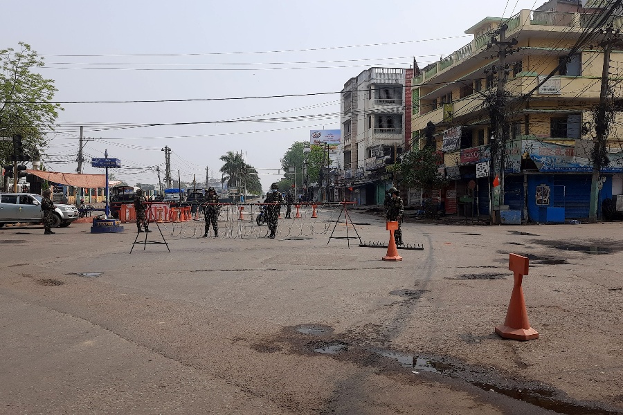 वीरगन्जको ‘कर्फ्यू’ हटाएर ४ नाकामा निषेधाज्ञा जारी