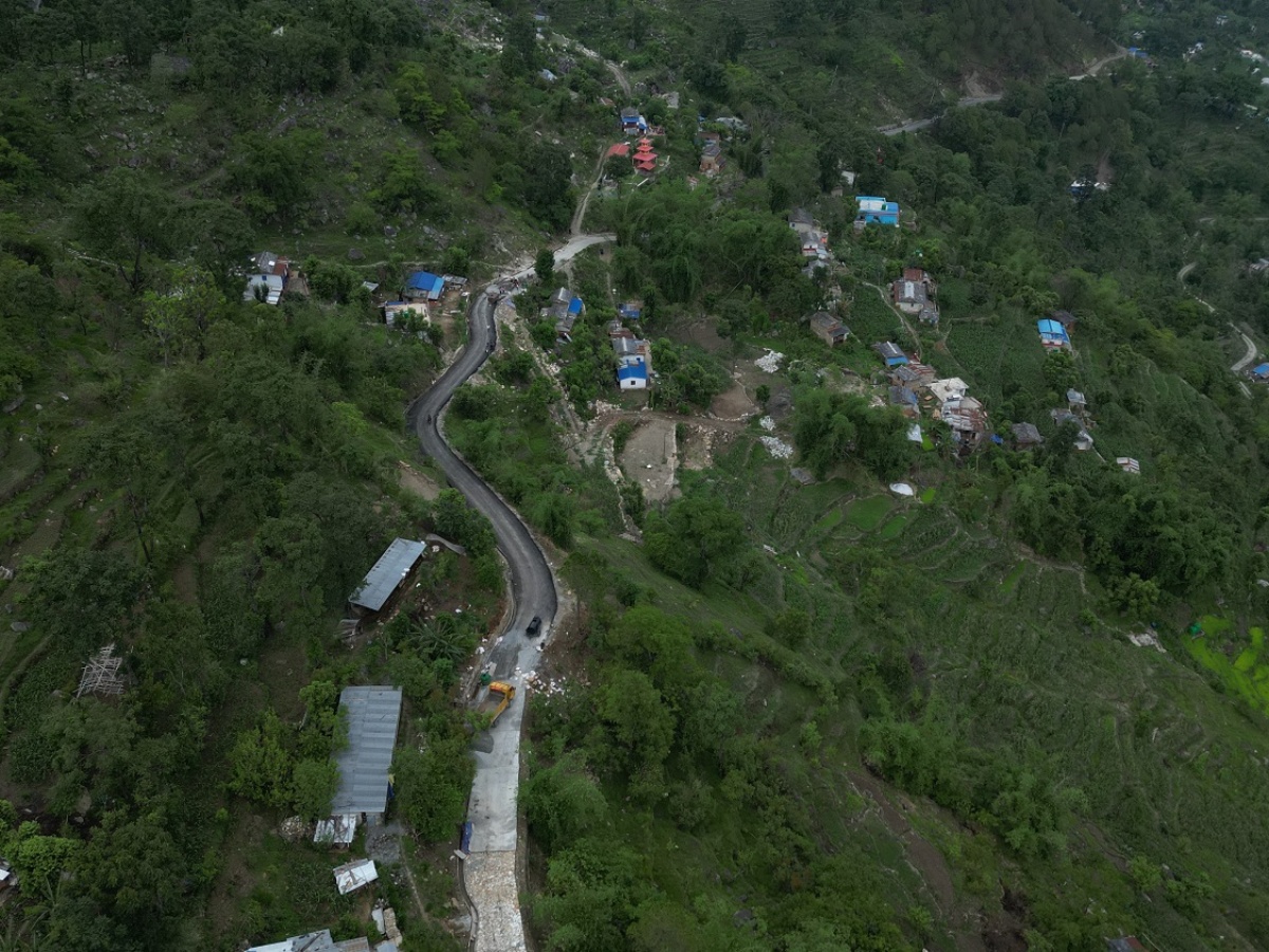 कालोपत्र हुँदै म्याग्दीका ग्रामीण सडक, सहज बन्यो यात्रा