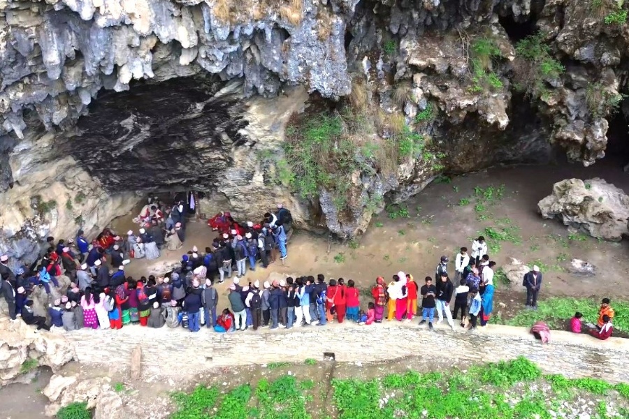 पर्यटकको पर्खाइमा नदैगुफा