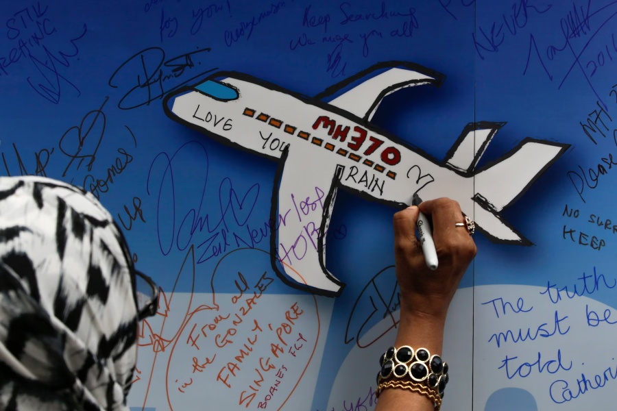 उडानका क्रममा बेपत्ता मलेसियाली विमानको खोजी पुनः शुरू हुने