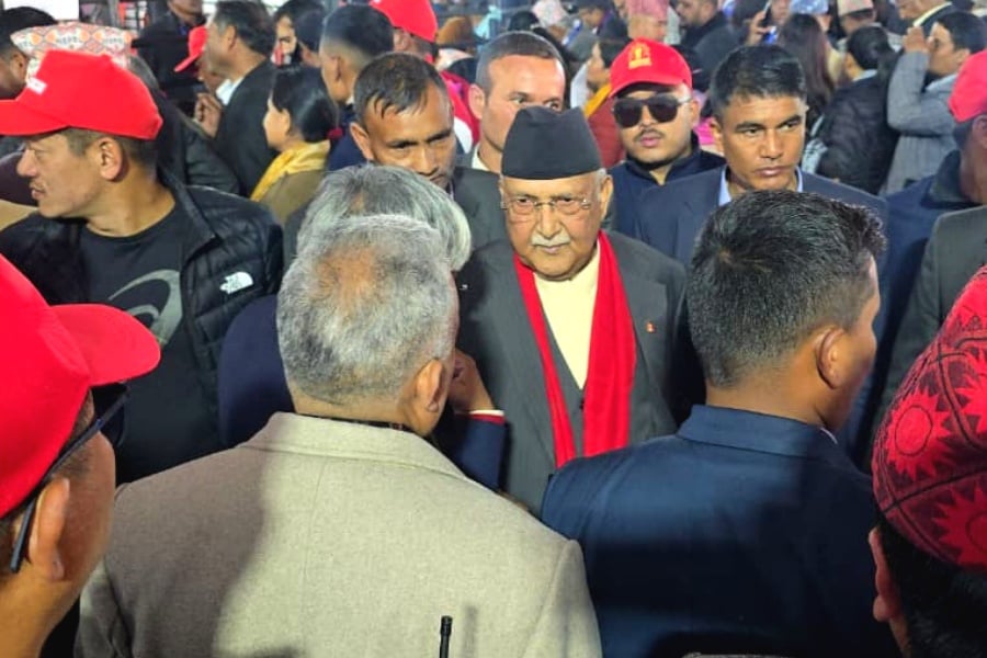 आफू निकट असन्तुष्टलाई फकाउँदै ओली, उम्मेदवार नभएको घोषणा गर्न दबाब