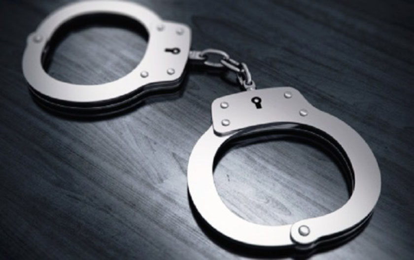 नक्कली मदिरा बनाइ बिक्री गरेको आरोपमा दुई जना पक्राउ