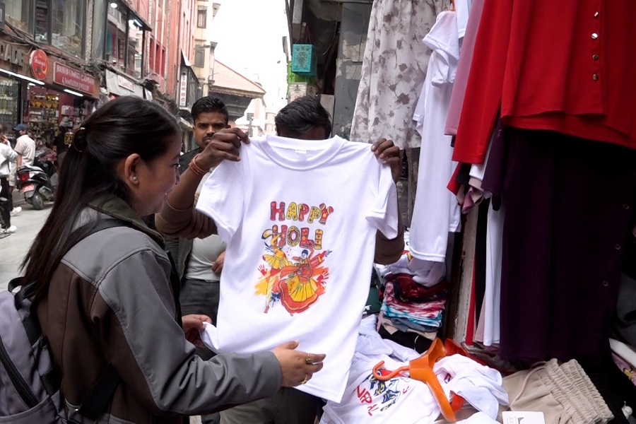 काठमाडौँमा होलीको किनमेलमा कमी, मुख्य बजारहरूमै छैन चहलपहल