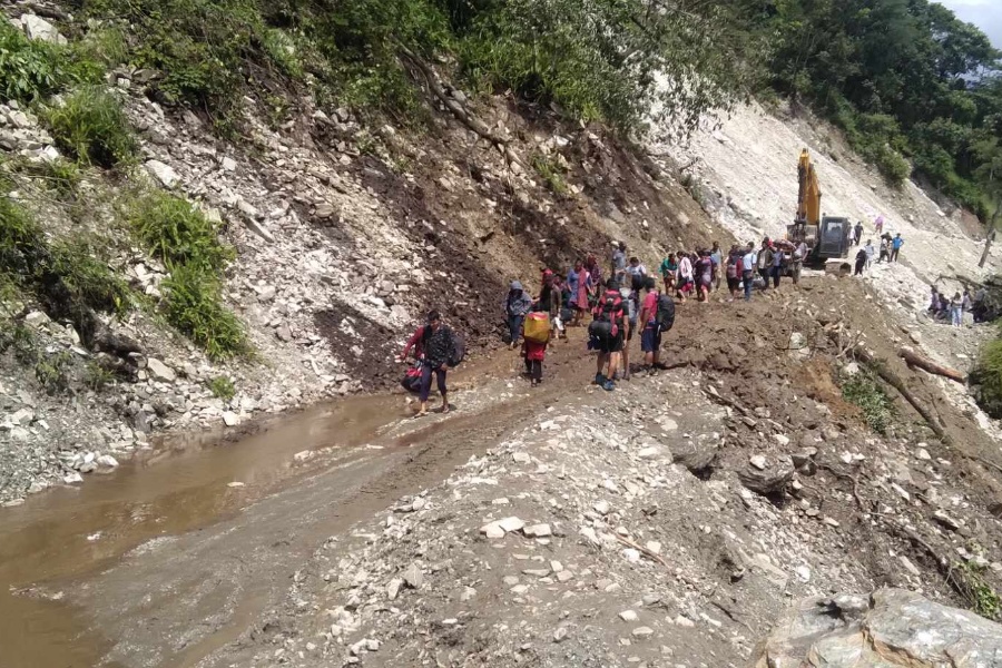 बुधबार साँझ खुलेको बेँसीशहर–चामे सडक पुनः अवरुद्ध