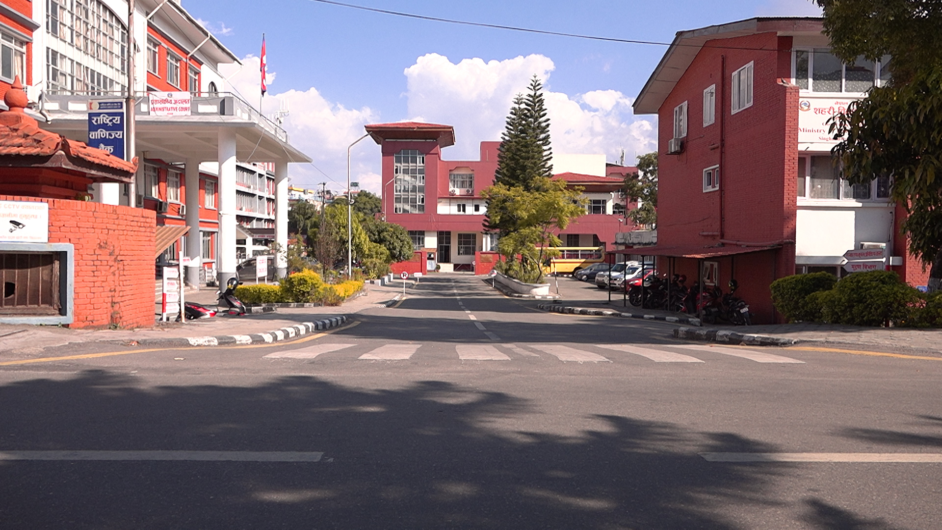 दशैँ बिदापछि खुले सरकारी कार्यालय, सुनसान सिंहदरबार