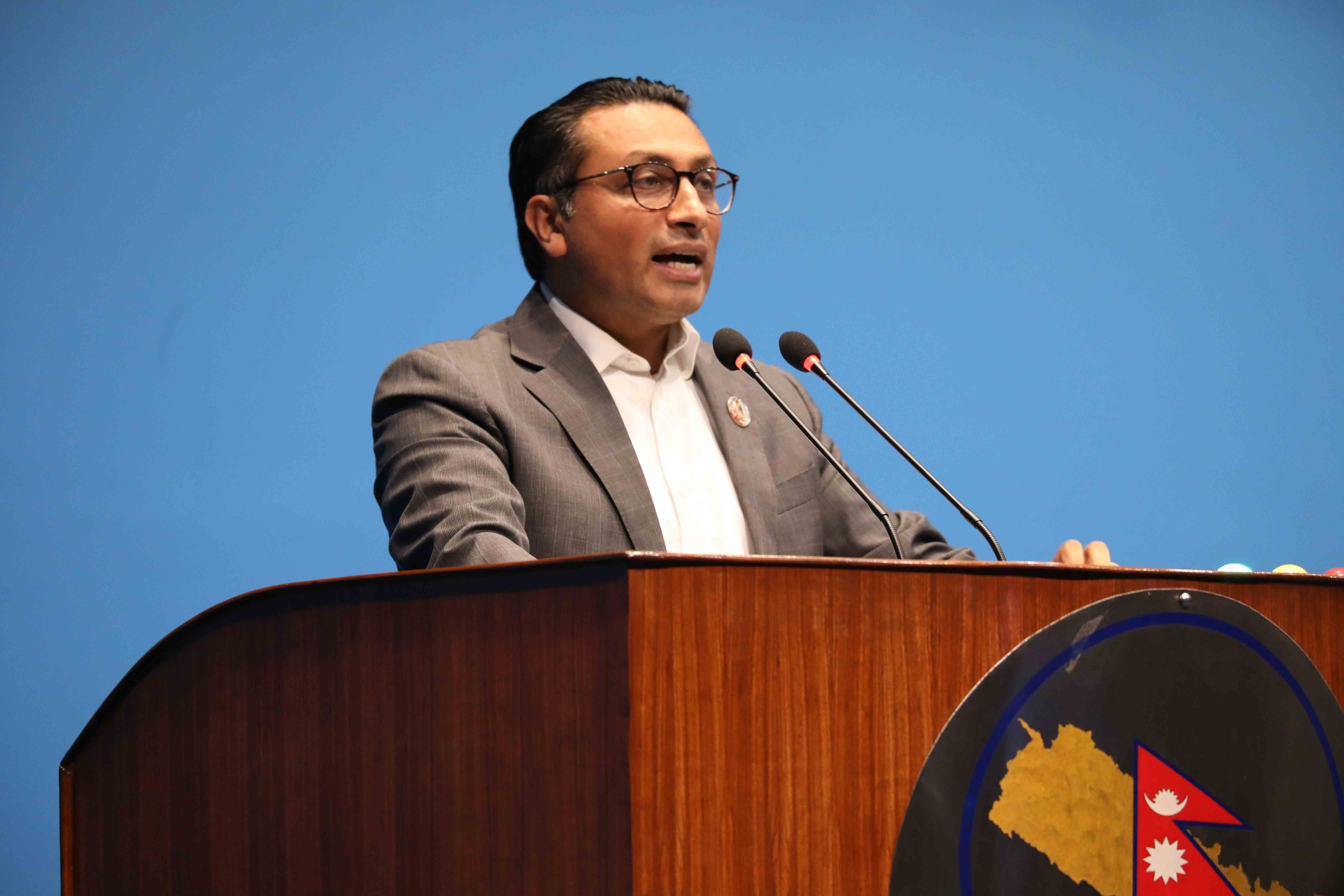 नीति तथा कार्यक्रम परम्परा धान्न ल्याइएको दस्ताबेज: स्वर्णिम वाग्ले