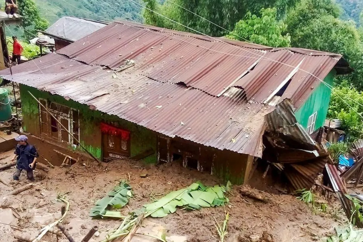दार्जिलिङमा बाढीपहिरोमा परी २० जनाको मृत्यु