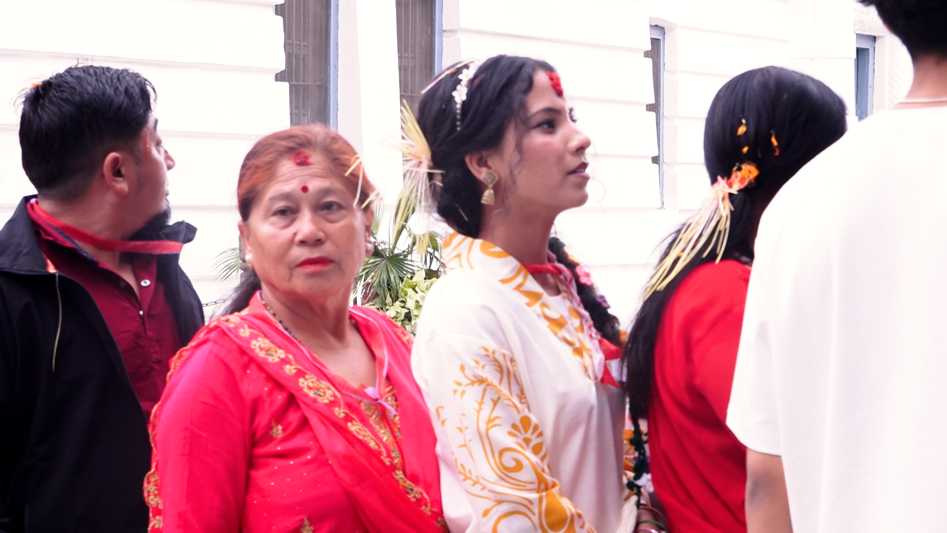 दशैँको टीकापछि काठमाडौँ उपत्यकामा बढ्यो चहलपहल