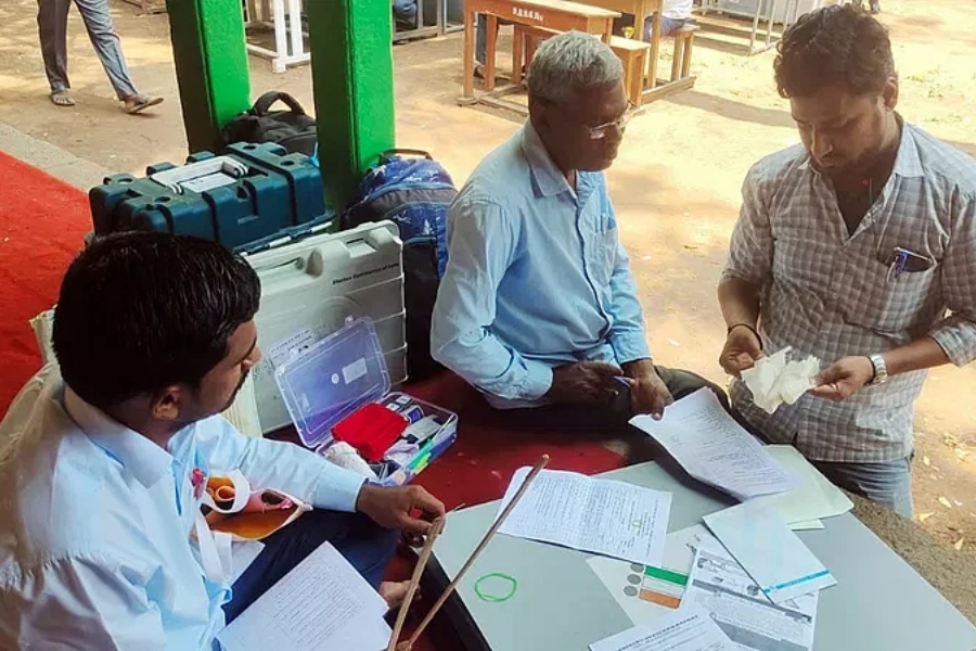 कर्नाटक विधानसभा निर्वाचनमा कांग्रेस ३ सिटमा विजयी, १२९ मा अग्रता