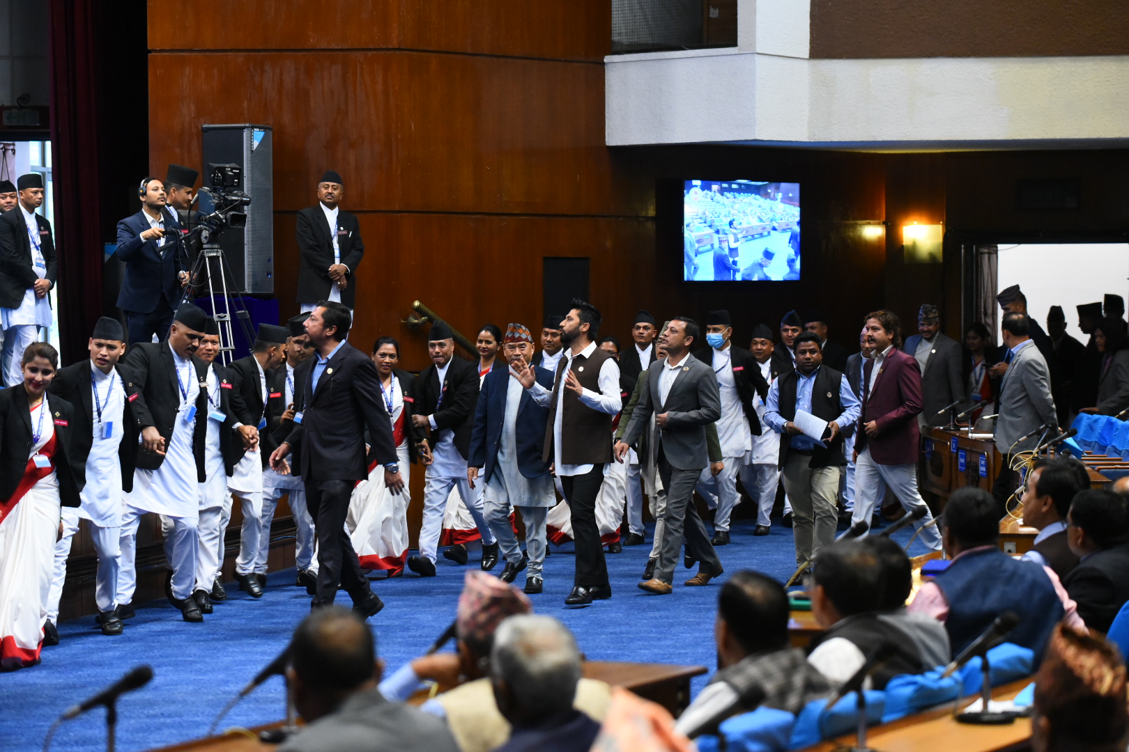 राप्रपा र रास्वपा सांसदको विरोधपछि प्रतिनिधिसभा बैठक १५ मिनेट स्थगित