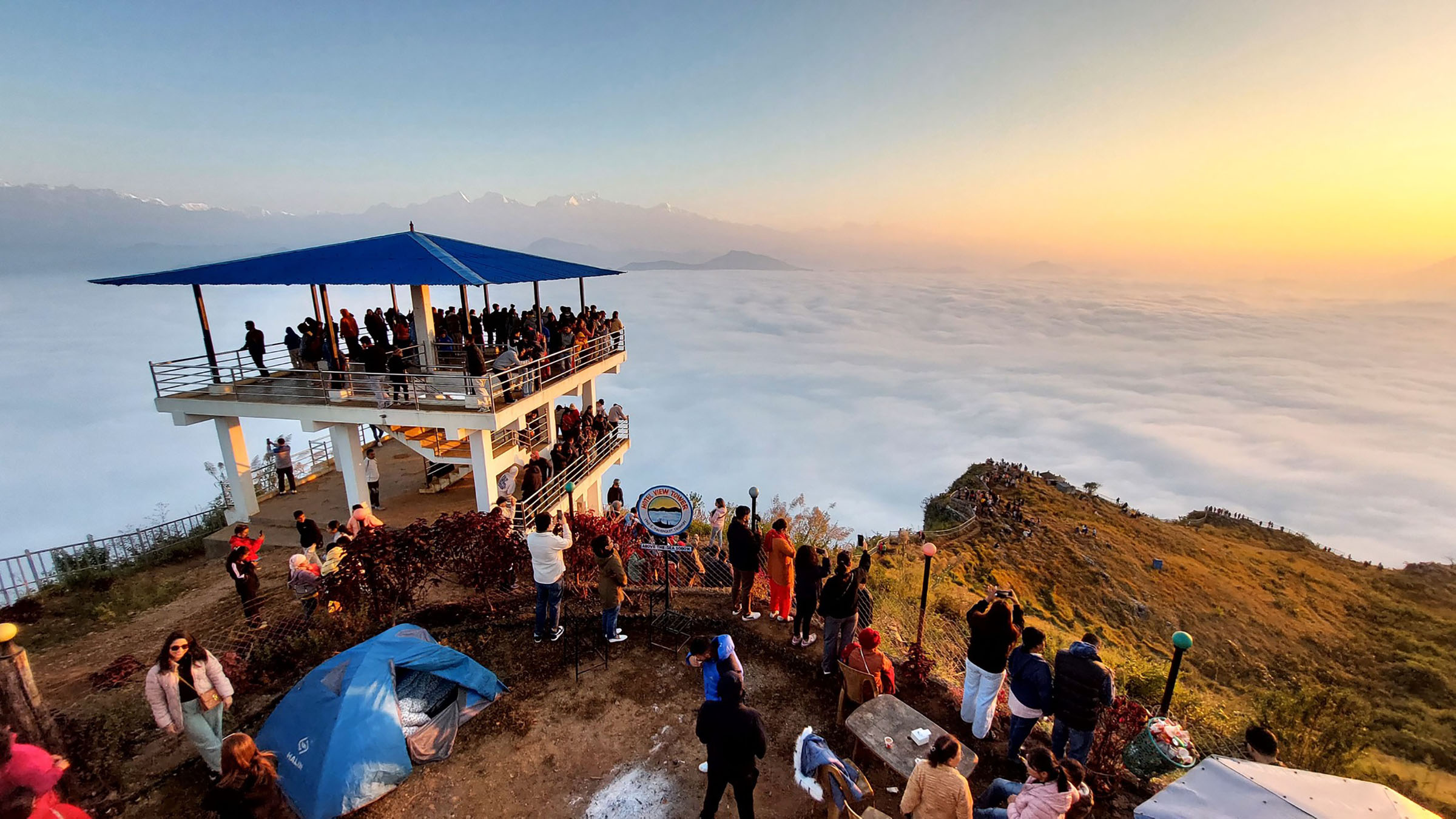 बन्दीपुर र मानुङकोटमा बढ्यो पर्यटकको चहलपहल