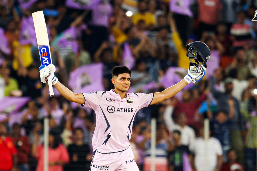 गुजरात आईपीएलको प्लेअफमा, हैदराबाद बाहिरियो 