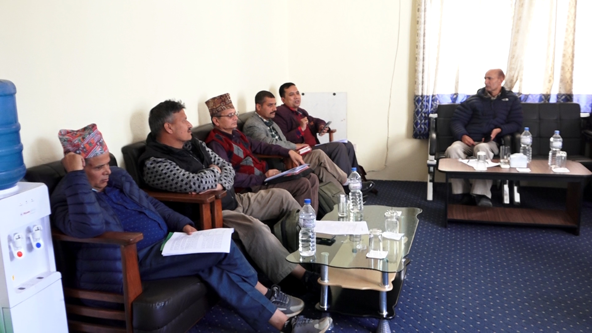 सत्ता गठबन्धनले बागी उम्मेदवारलाई निस्तेज पार्न अधिकतम प्रयास गर्ने