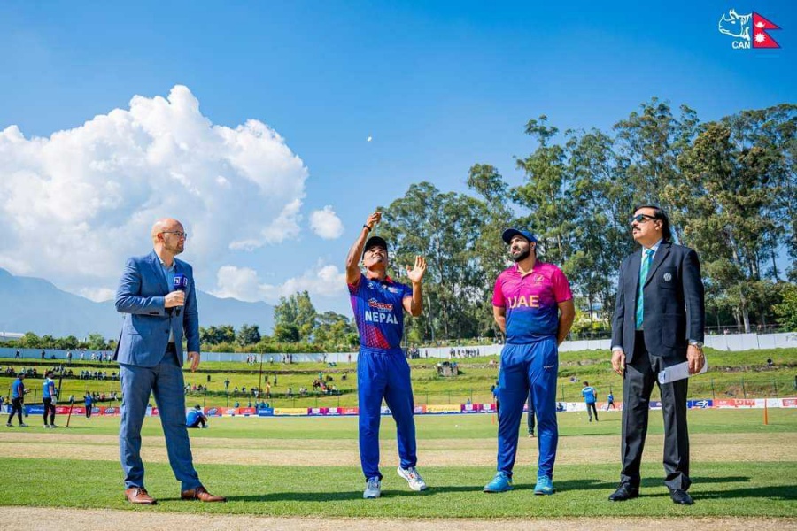 टी–२० शृंखला: यूएईविरुद्ध ब्याटिङ गर्दै नेपाल, विवेकको स्थानमा ललित खेल्दै