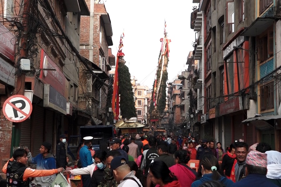 गाःबहालमा रातो मच्छिन्द्रनाथको रथ हेर्नेको घुइँचो