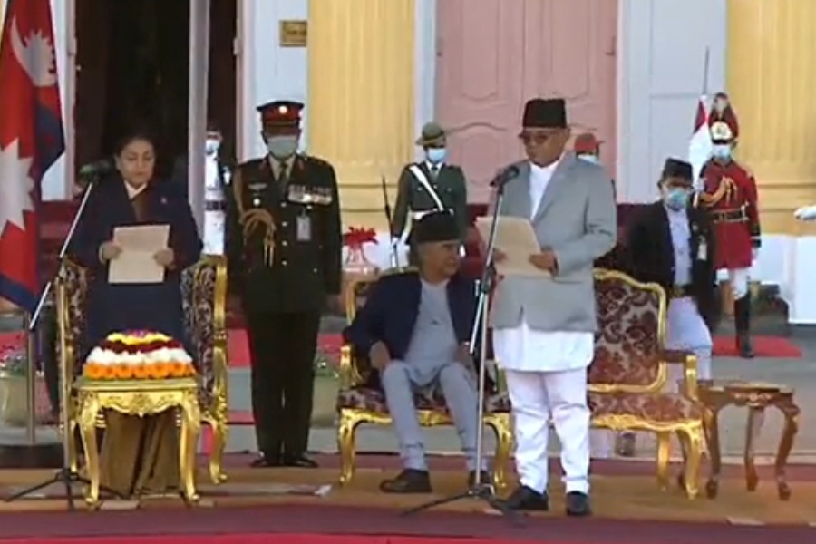 नवनियुक्त प्रधानमन्त्री दाहालद्वारा शपथ ग्रहण