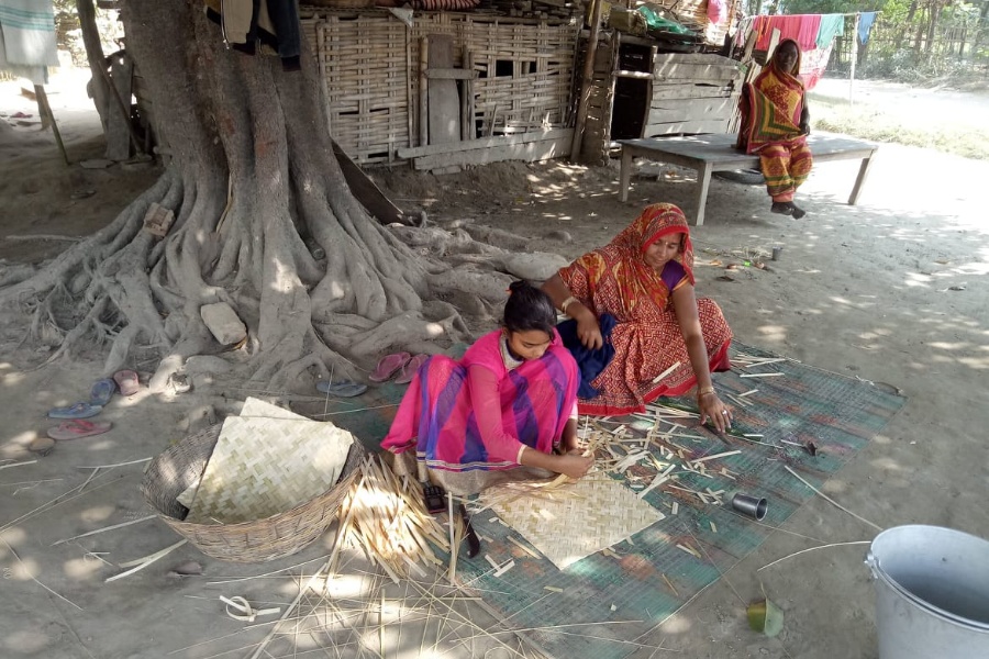 छठको रौनक: पूजाको सामग्री बनाउन व्यस्त छन् डोम समुदाय