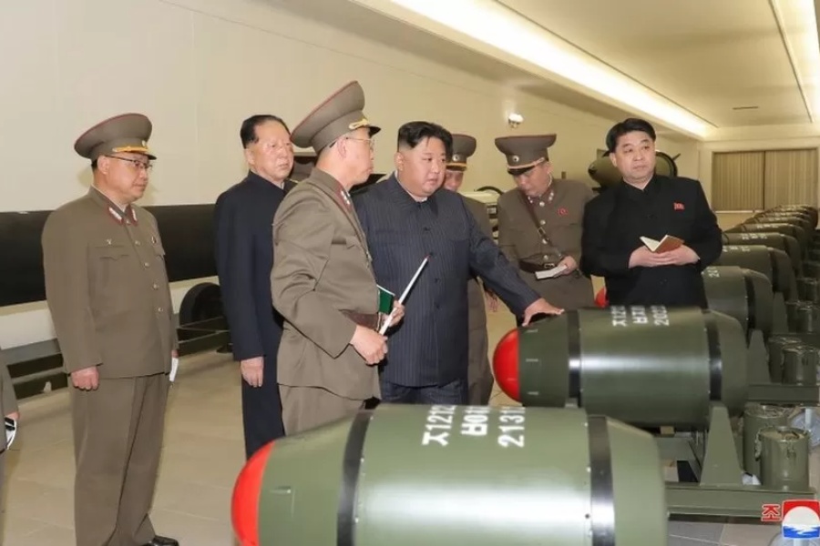 शक्तिशाली आणविक हतियार बनाउन किम जोन उनले दिए विज्ञहरूलाई निर्देशन