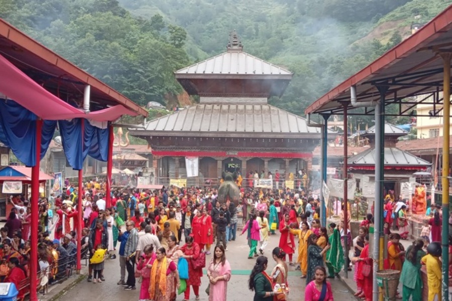 डोलेश्वर मन्दिरमा श्रावणी मेलाको समापन हुँदै, चारै ढोका खुला