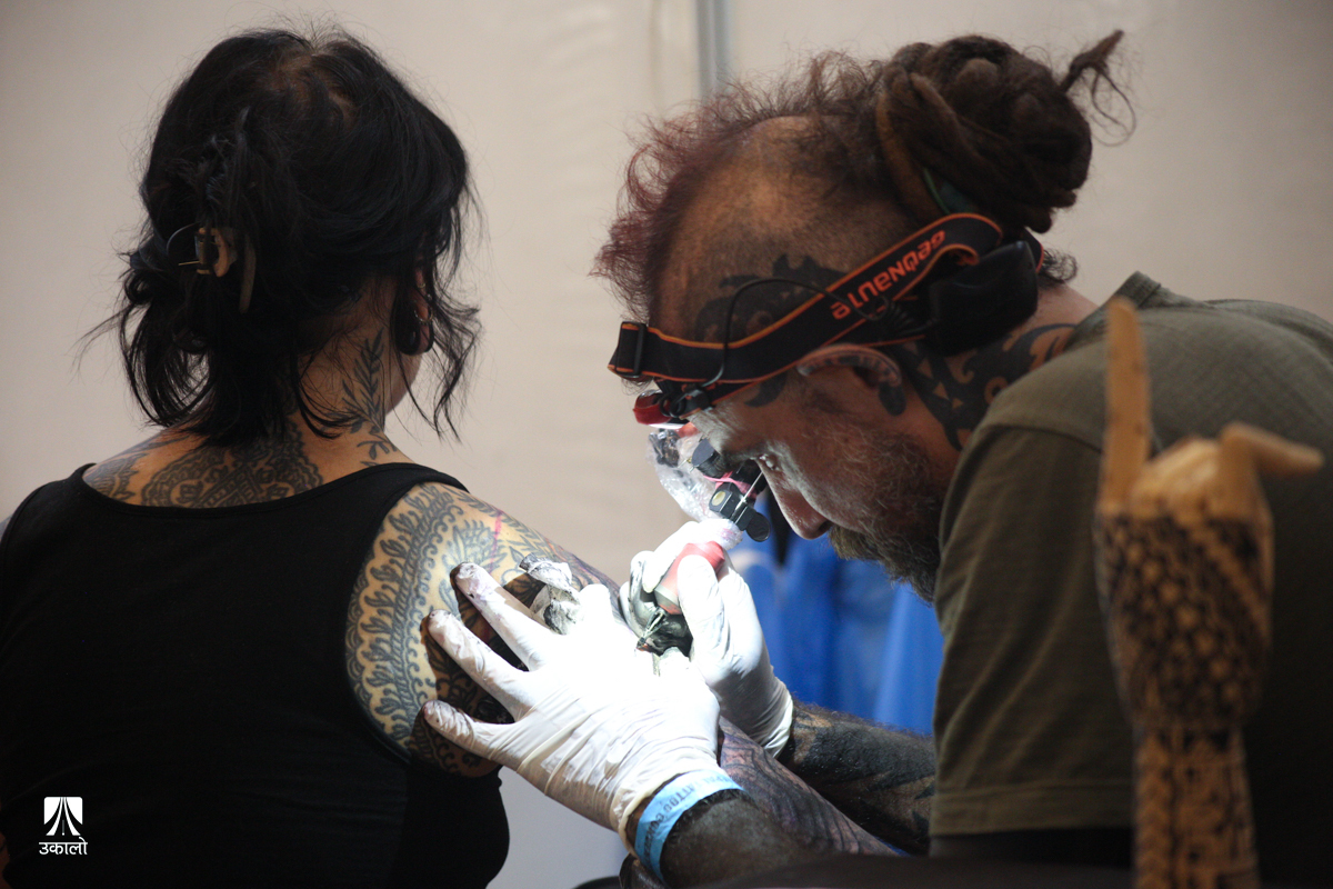 ट्याटु मोह : अमेरिकादेखि थाइल्यान्डसम्मका आर्टिस्ट ललितपुरमा (तस्वीरहरू)