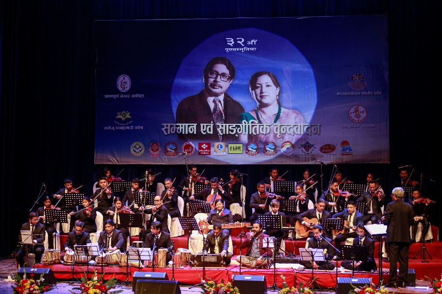 वरिष्ठ गीतकार थापा र संगीतकार गुरुङलाई नारायणगोपाल स्मृति सम्मान