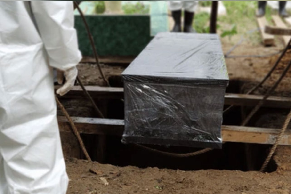 चिकित्सकले मृत घोषणा गरेका एक भारतीय चिताबाट ब्युँझिएपछि...