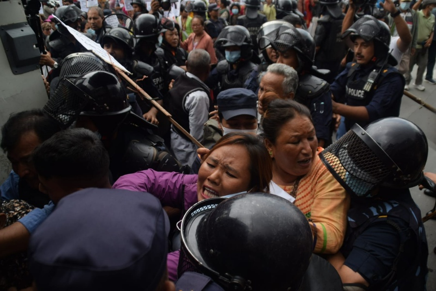काठमाडौँमा सहकारीपीडितको प्रदर्शन, ५ जना पक्राउ