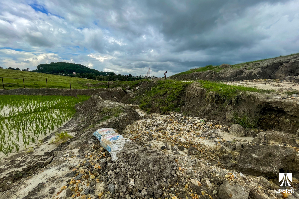 जग्गा व्यवसायीले छोपेको फन्टे खोला : स्थानीयको उठिबास, के गर्दैछ स्थानीय सरकार?