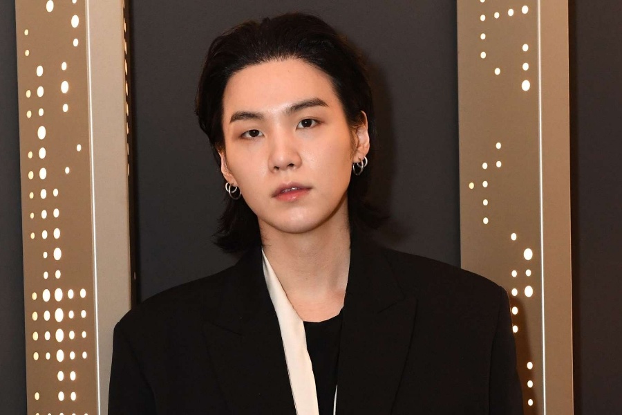 मापसे गरी स्कुटर चलाएको आरोपमा के–पप स्टार सुगालाई १५ लाख जरिबाना