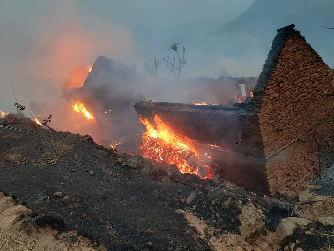 पाँचथरमा आगलागीमा परेर २ बालकको मृत्यु, तेह्रथुममा १४ घर पूर्णरूपमा क्षति