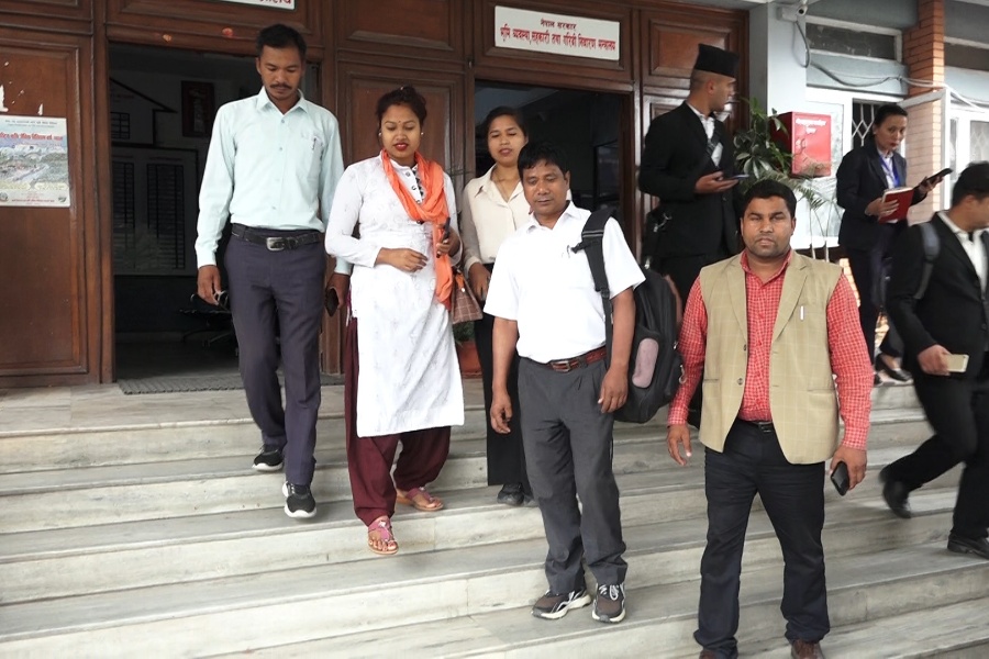 मुक्तकमैया, हलिया, कमलरीको पुनर्स्थापनाको माग गर्दै मन्त्रीलाई ज्ञापनपत्र