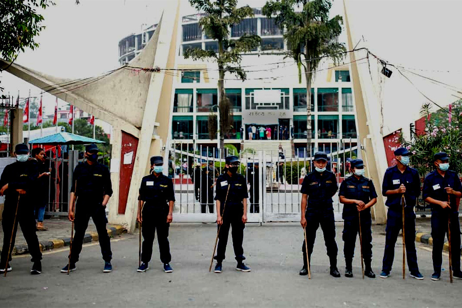 चुनावका नाममा बेलगाम खर्च : आयोग नै बनाउँदैछ निर्वाचनलाई ‘रमिता’