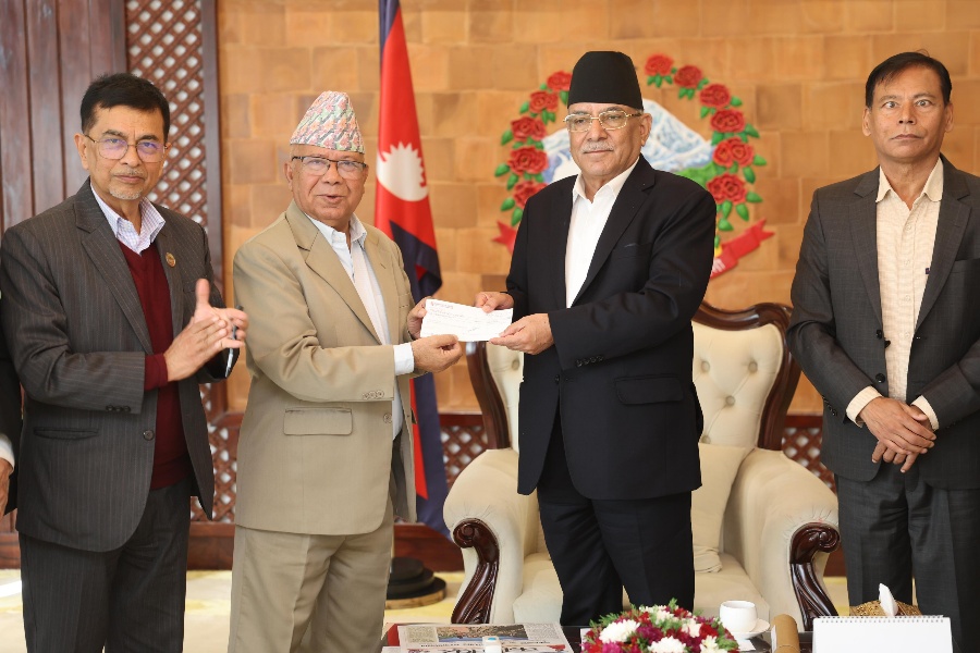 प्रधानमन्त्री राहत कोषमा कांग्रेसको ५० लाख र एकीकृत समाजवादीको २५ लाख सहयोग