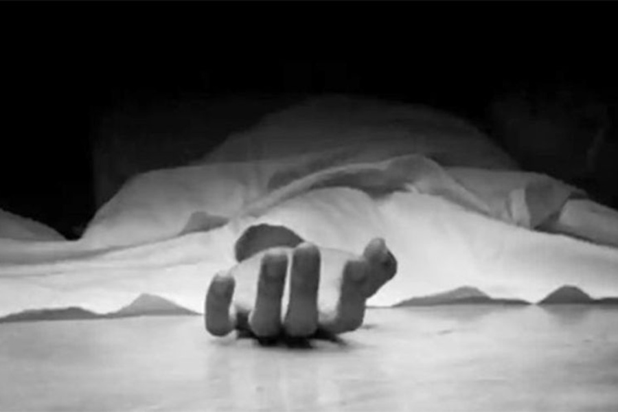 डोटीमा घर भत्किँदा महिलाको मृत्यु