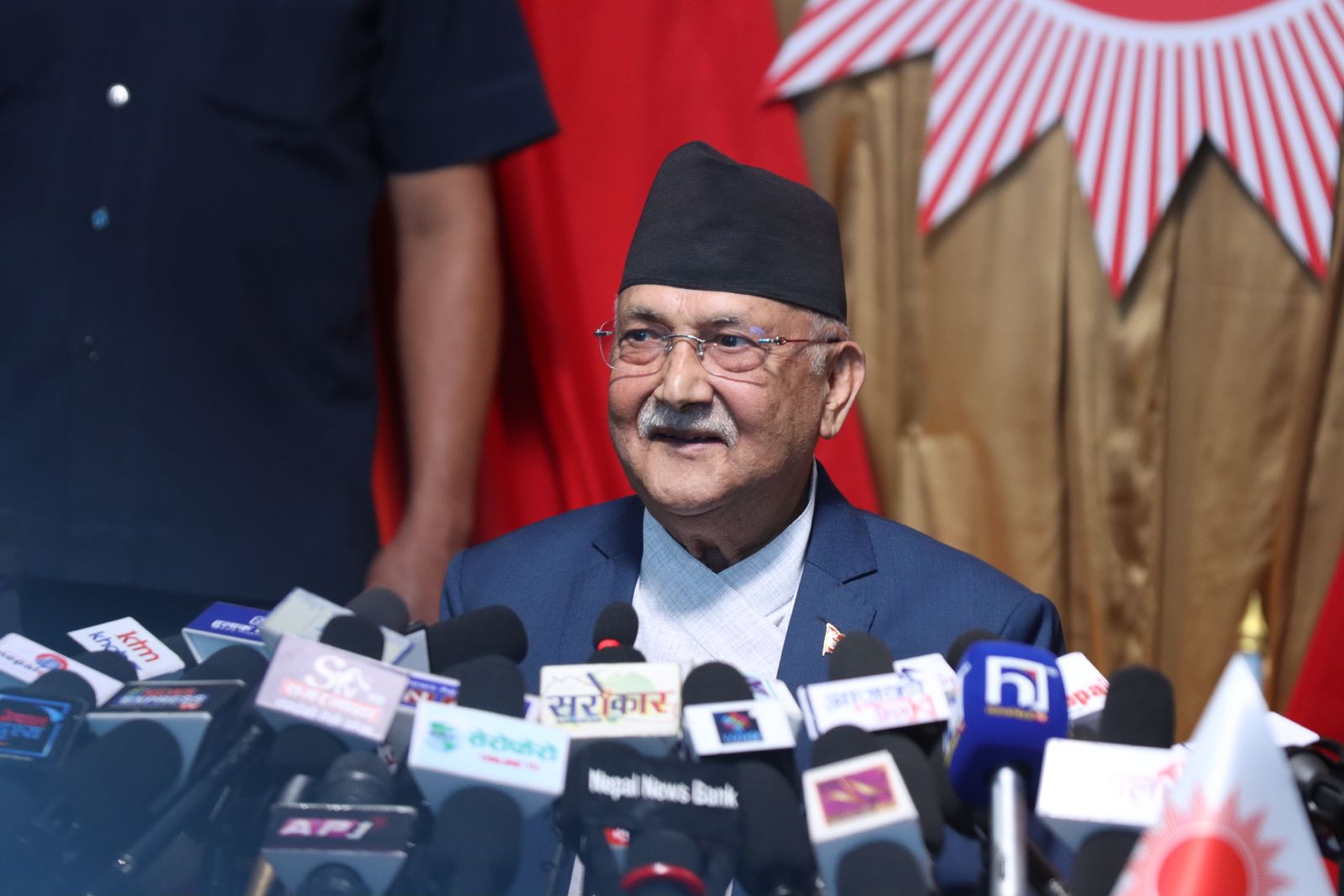 एमालेको चिन्ता सरकारको होइन, देशको हो: ओली