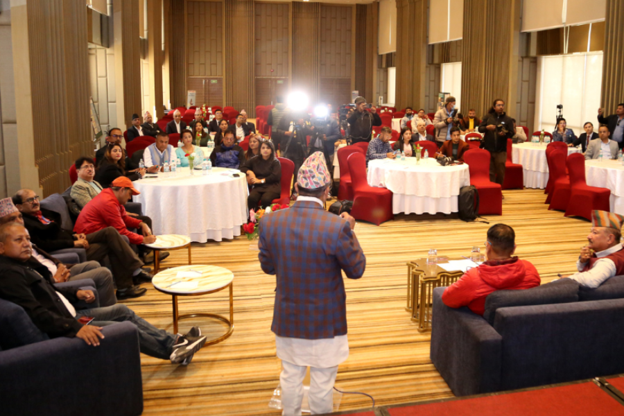 मतदाता शिक्षा : आयोगको कार्यक्रम तारे होटलमा, मतदाता भर्चुअल सिकाइको भरमा