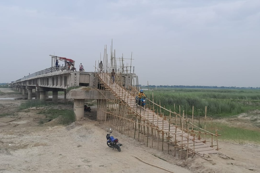 कमलामा काठे पुलको भर: कहिले बन्छ पक्की पुल?