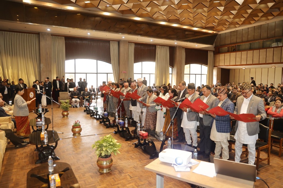 राष्ट्रियसभाका १९ नयाँ सदस्यले उपाध्यक्षबाट लिए शपथ 