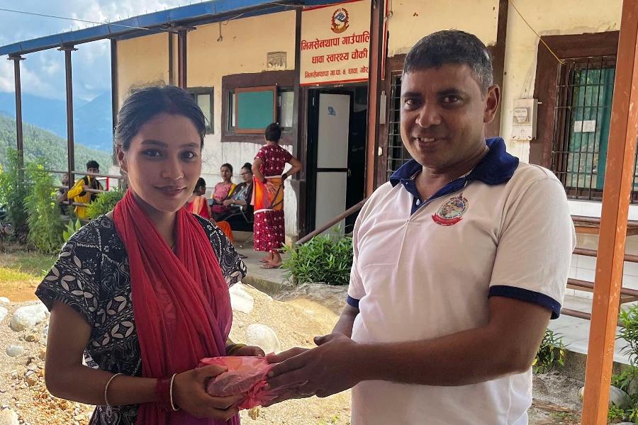 गर्भवती र सुत्केरीको आहारमा सुधार ल्याउन तरकारीको बीउ वितरण